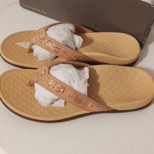 Vionic Tide II Sandals